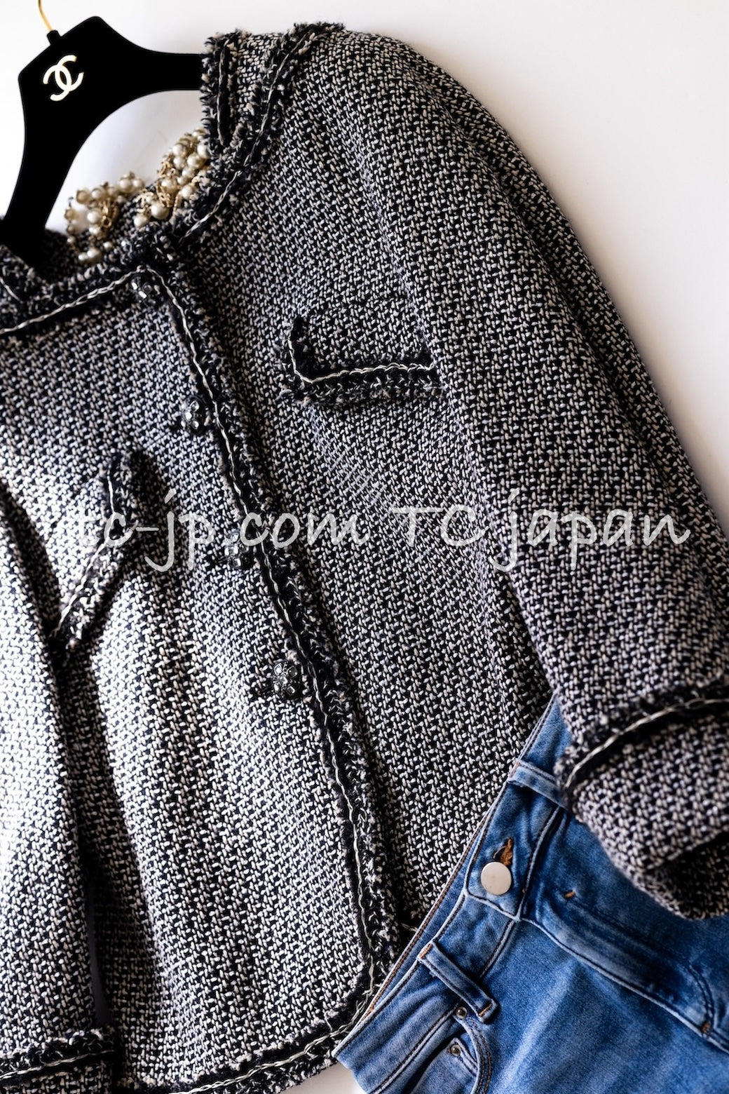 CHANEL 12A Gray Black Linen Wool Tweed Gripoix Button Colorless Jacket 36 38 シャネル グレー ブラック リネン ウール ツイード グリポア 宝石 ボタン ノーカラー ジャケット 即発