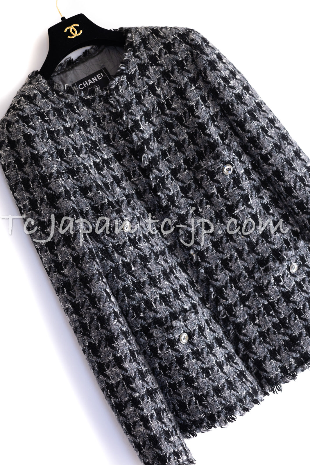 CHANEL 06A Gray Black Houndstooth Wool Silk Tweed Collarless Jacket 38 40 シャネル グレー ブラック 千鳥格子 ウール シルク ツイード ノーカラー ジャケット 即発