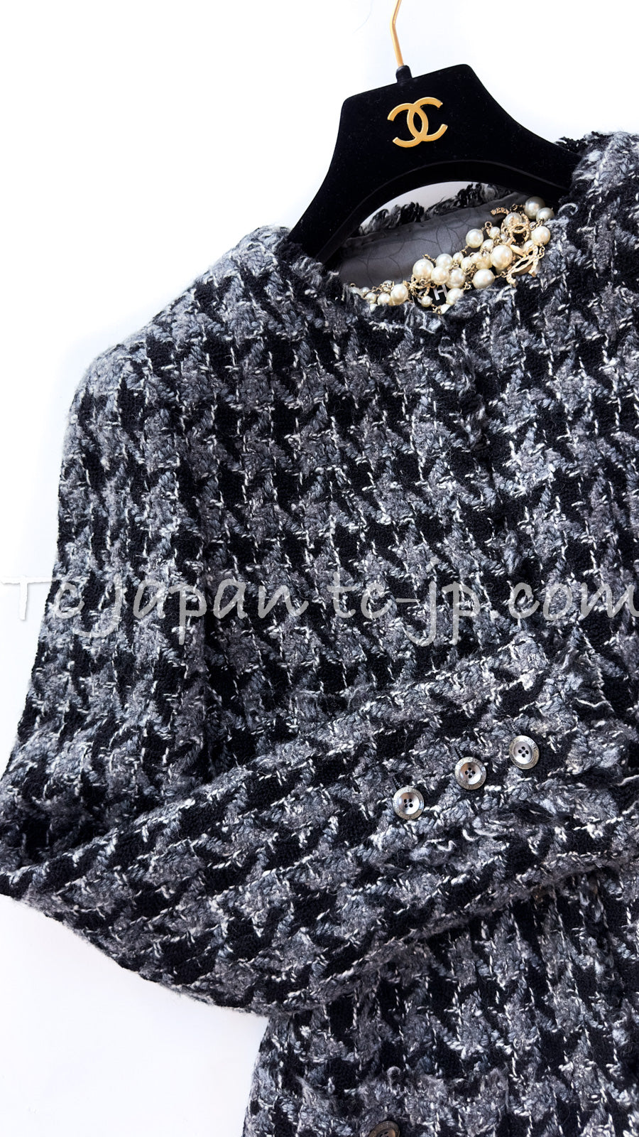 CHANEL 06A Gray Black Houndstooth Wool Silk Tweed Collarless Jacket 38 40 シャネル グレー ブラック 千鳥格子 ウール シルク ツイード ノーカラー ジャケット 即発