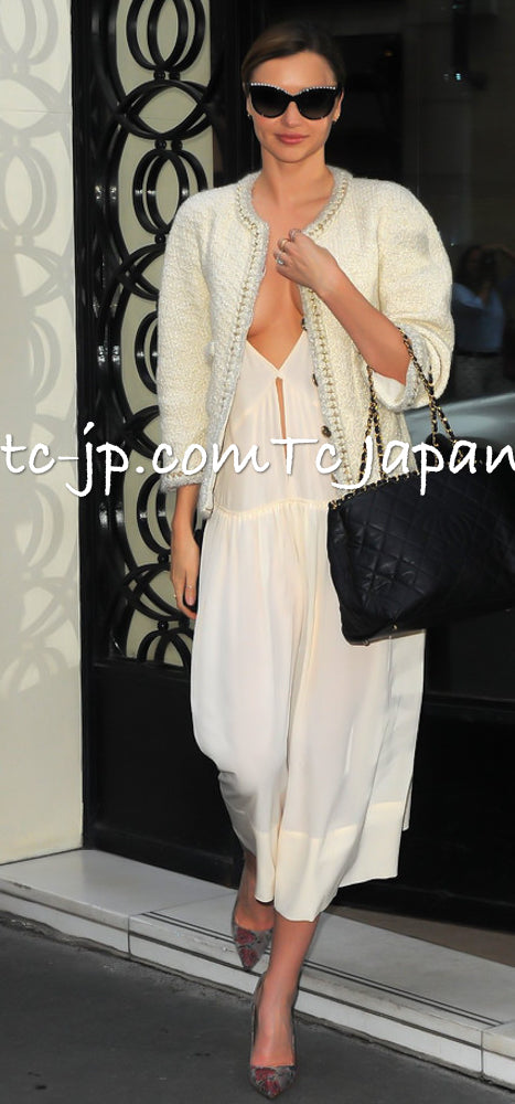 CHANEL Dress 11A Ivory Gold Chain Trim Wool Tweed 38 シャネル ワンピース アイボリー ゴールド チェーン トリム ウール ツイード