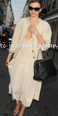CHANEL Dress 11A Ivory Gold Chain Trim Wool Tweed 38 シャネル ワンピース アイボリー ゴールド チェーン トリム ウール ツイード