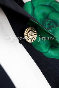 CHANEL 88S Vintage Black Bold Striped Camellia Print Cotton Runway Shirt Jacket 36 38 シャネル ヴィンテージ ブラック カラフル ストライプ カメリア コットン ランウェイ シャツ ジャケット 即発