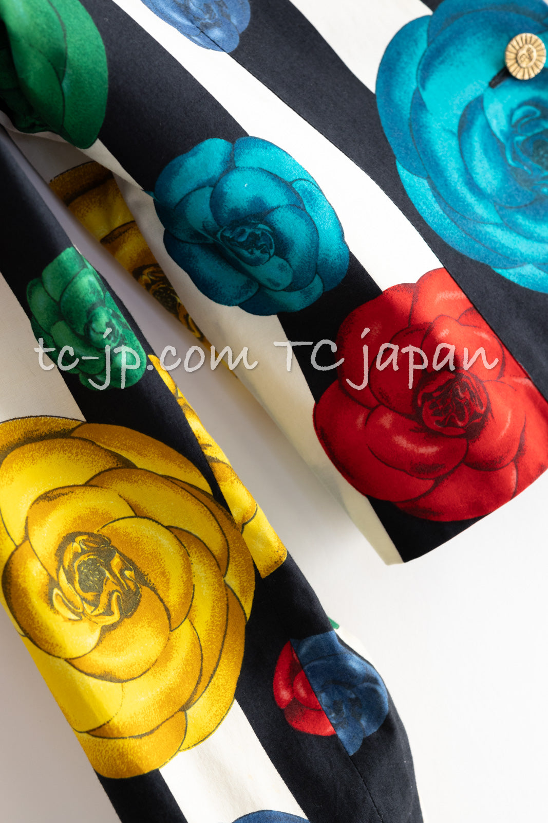 CHANEL - シャネル ジャケット CHANEL 貴重 ヴィンテージ ブラック カラフル ストライプ カメリア コットン シャツ ランウェイ 36 38 シャネル ヴィンテージ ジャケット CHANEL ブラック カラフル