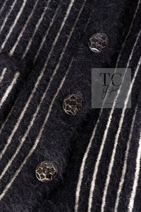CHANEL 10A Black Ivory Wool Silk Tweed Jacket with Vest 38 シャネル ブラック アイボリー ウール シルク ツイード ジャケット ベスト付き 即発