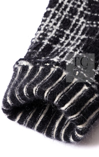 CHANEL 10A Black Ivory Wool Silk Tweed Jacket with Vest 38 シャネル ブラック アイボリー ウール シルク ツイード ジャケット ベスト付き 即発