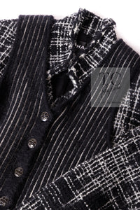 CHANEL 10A Black Ivory Wool Silk Tweed Jacket with Vest 38 シャネル ブラック アイボリー ウール シルク ツイード ジャケット ベスト付き 即発