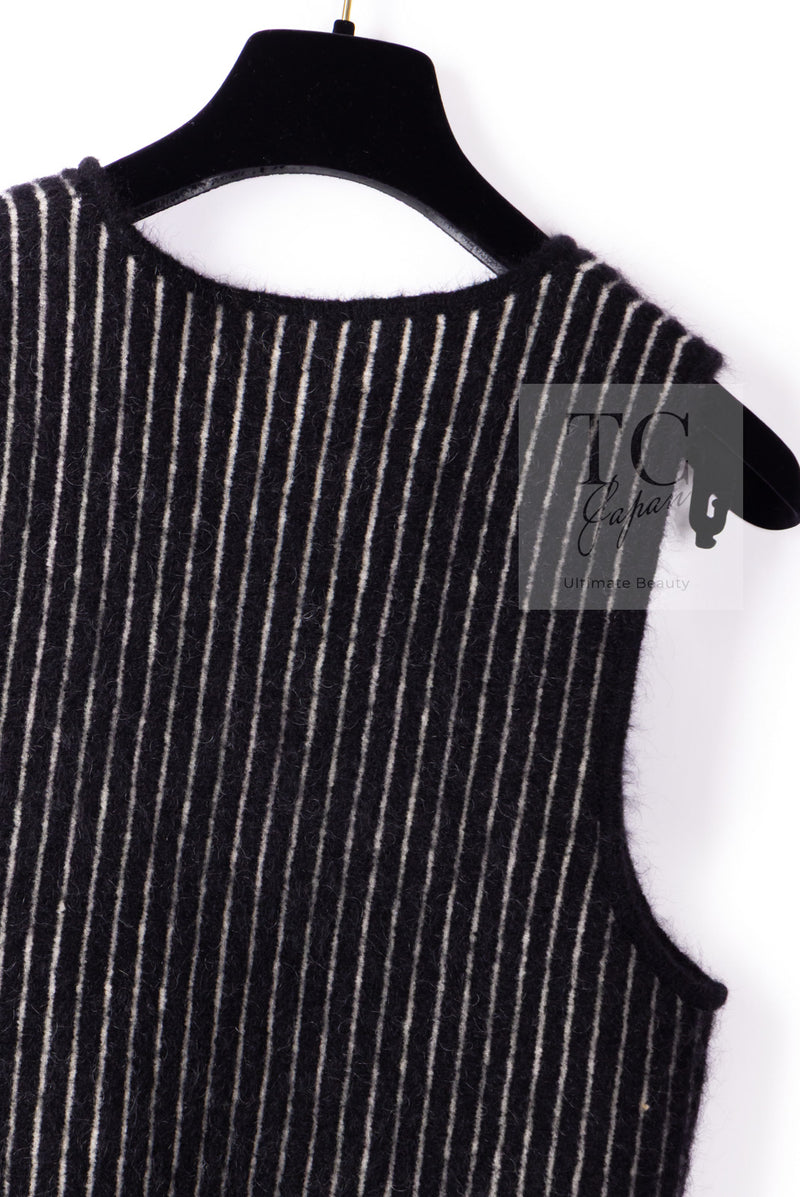 CHANEL 10A Black Ivory Wool Silk Tweed Jacket with Vest 38 シャネル ブラック アイボリー ウール シルク ツイード ジャケット ベスト付き 即発