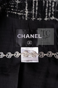 CHANEL 10A Black Ivory Wool Silk Tweed Jacket with Vest 38 シャネル ブラック アイボリー ウール シルク ツイード ジャケット ベスト付き 即発