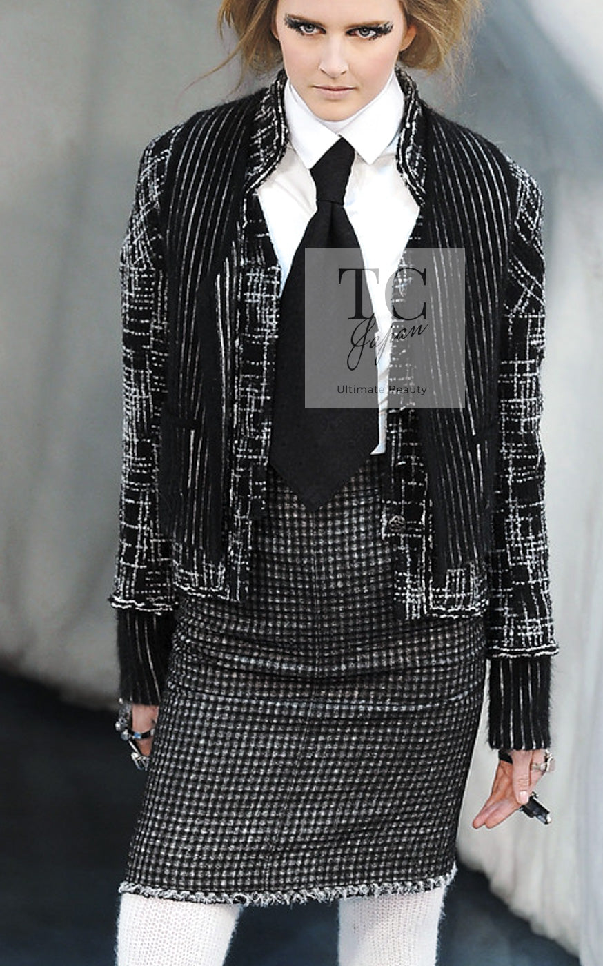 CHANEL 10A Black Ivory Wool Silk Tweed Jacket with Vest 38 シャネル ブラック アイボリー ウール シルク ツイード ジャケット ベスト付き 即発