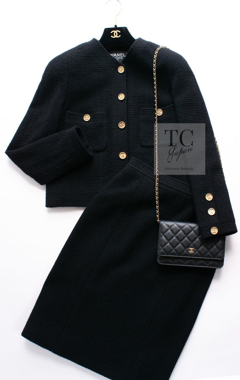 CHANEL 91A Vintage Black Wool CC Gold Button Tweed Jacket Skirt Suit 34 36 シャネル ヴィンテージ ブラック ウール CC ゴールド ボタン ツイード ジャケット スカート スーツ 即発