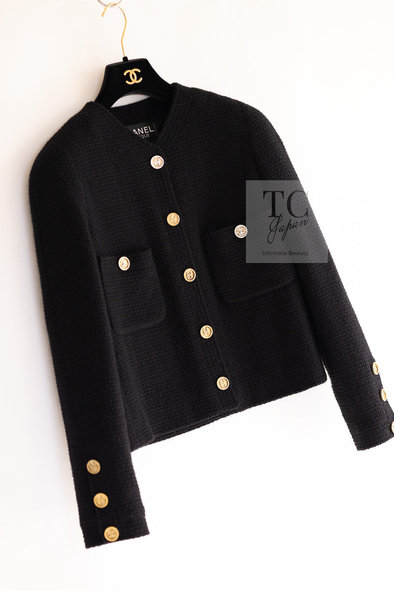 CHANEL 91A Vintage Black Wool CC Gold Button Tweed Jacket Skirt Suit 34 36 シャネル ヴィンテージ ブラック ウール CC ゴールド ボタン ツイード ジャケット スカート スーツ 即発