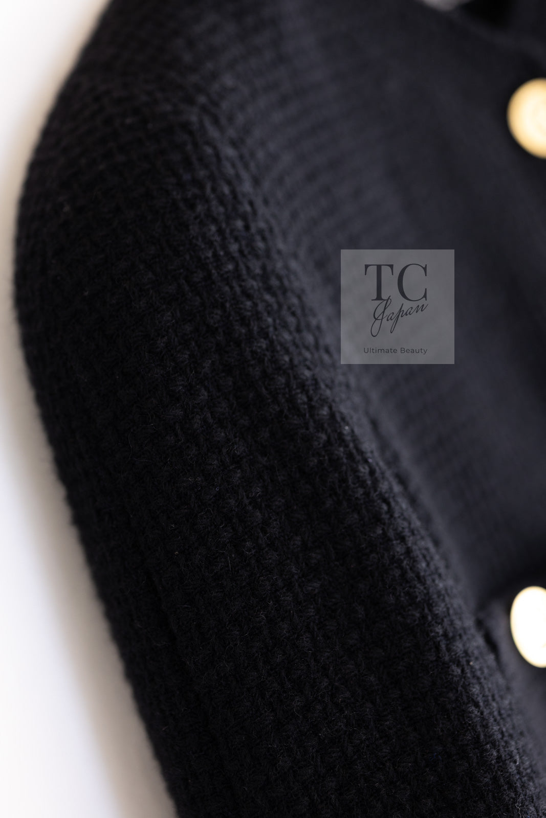 CHANEL 91A Vintage Black Wool CC Gold Button Tweed Jacket Skirt Suit 34 36 シャネル ヴィンテージ ブラック ウール CC ゴールド ボタン ツイード ジャケット スカート スーツ 即発