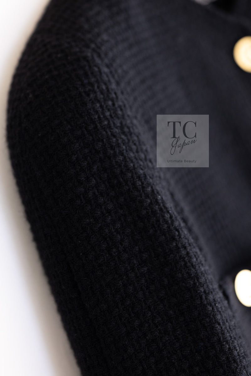 CHANEL 91A Vintage Black Wool CC Gold Button Tweed Jacket Skirt Suit 34 36 シャネル ヴィンテージ ブラック ウール CC ゴールド ボタン ツイード ジャケット スカート スーツ 即発
