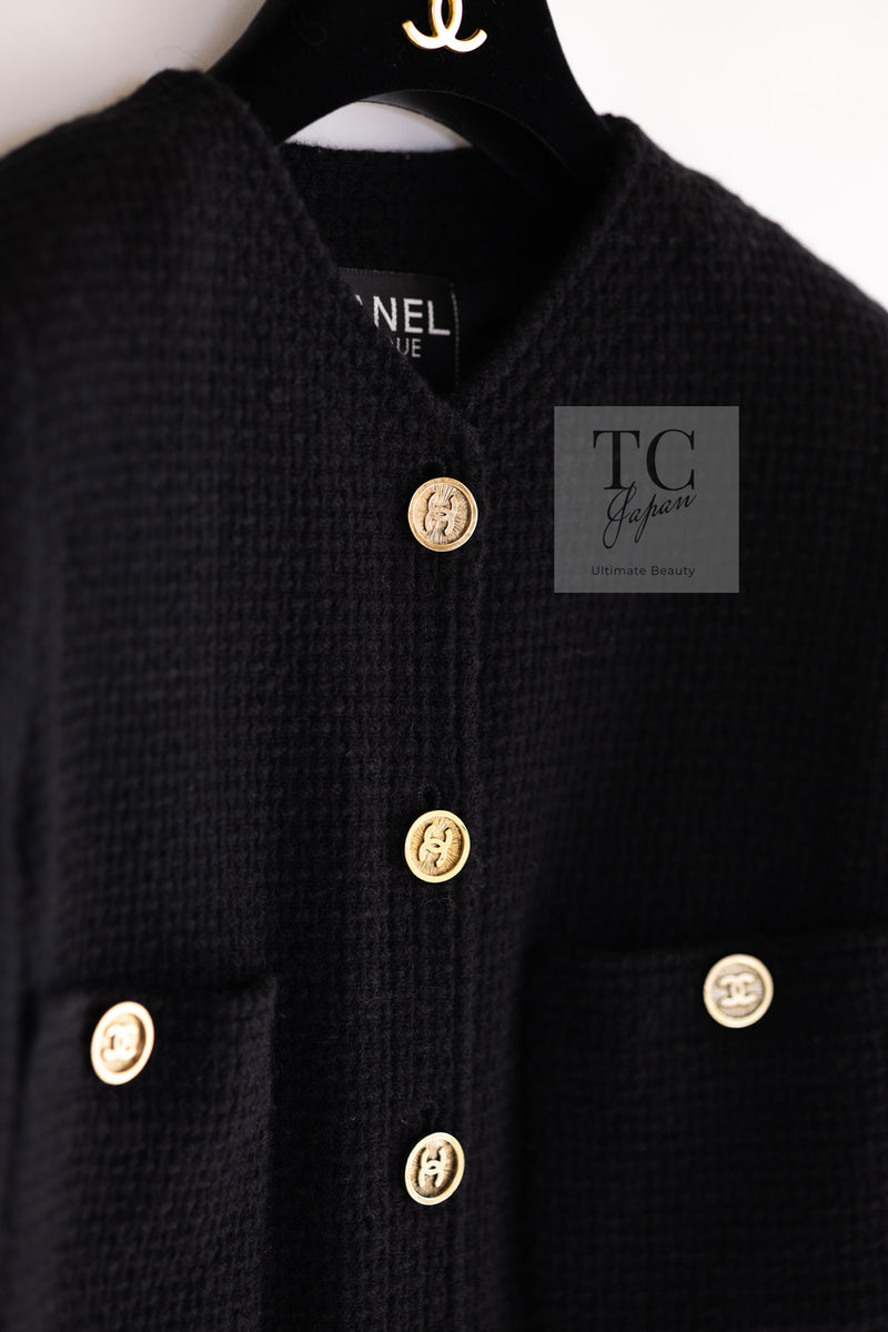 CHANEL 91A Vintage Black Wool CC Gold Button Tweed Jacket Skirt Suit 34 36 シャネル ヴィンテージ ブラック ウール CC ゴールド ボタン ツイード ジャケット スカート スーツ 即発