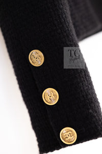 CHANEL 91A Vintage Black Wool CC Gold Button Tweed Jacket Skirt Suit 34 36 シャネル ヴィンテージ ブラック ウール CC ゴールド ボタン ツイード ジャケット スカート スーツ 即発