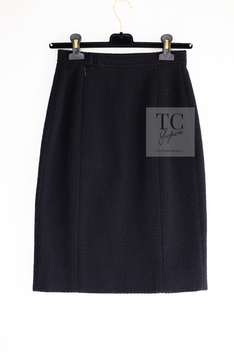 CHANEL 91A Vintage Black Wool CC Gold Button Tweed Jacket Skirt Suit 34 36 シャネル ヴィンテージ ブラック ウール CC ゴールド ボタン ツイード ジャケット スカート スーツ 即発