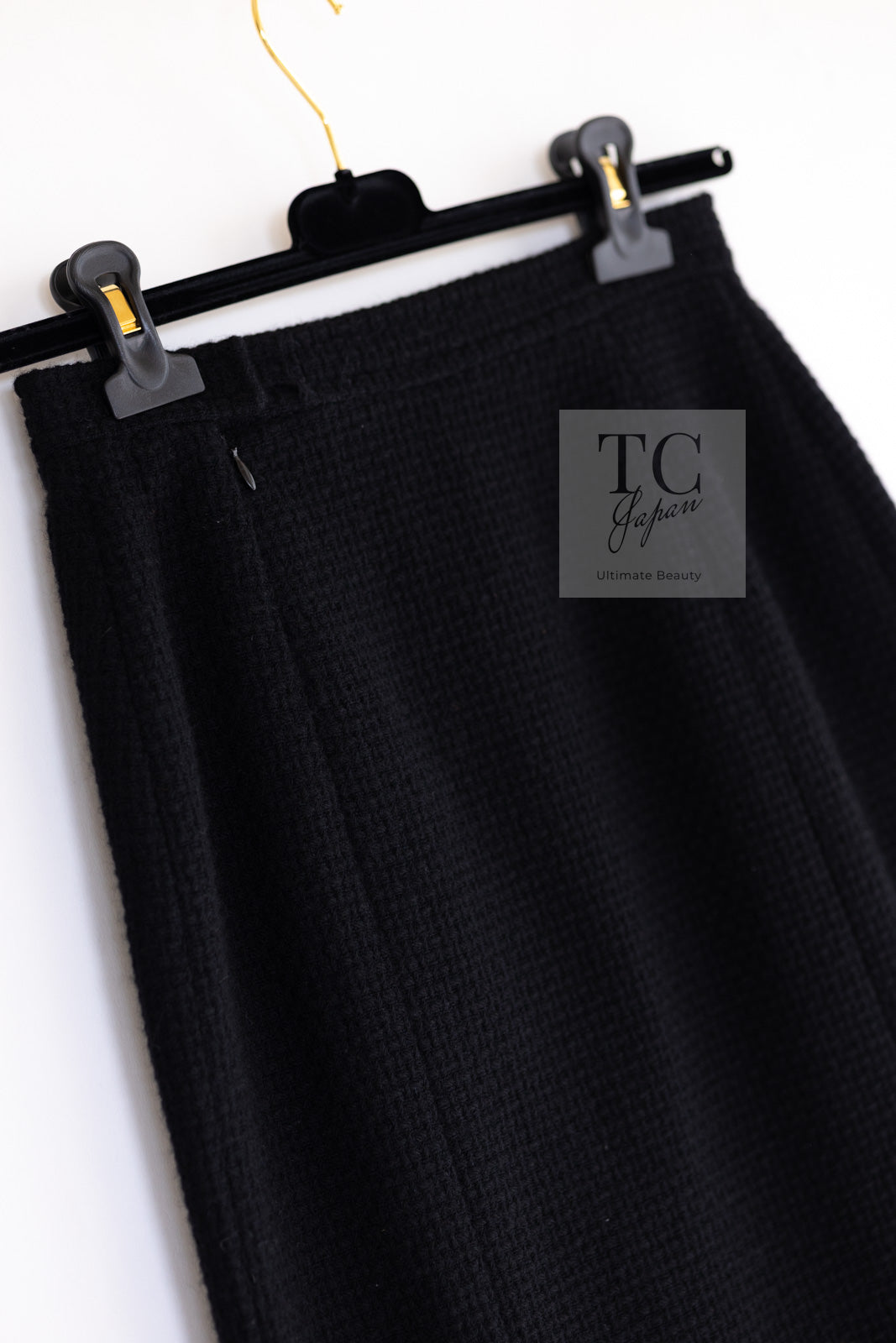 CHANEL 91A Vintage Black Wool CC Gold Button Tweed Jacket Skirt Suit 34 36 シャネル ヴィンテージ ブラック ウール CC ゴールド ボタン ツイード ジャケット スカート スーツ 即発