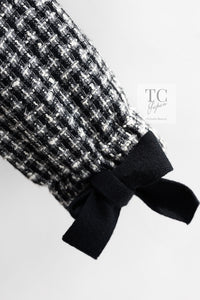 CHANEL 04PF Black Ivory Bow Ribbon Wool Tweed Jacket Skirt Suit 36 シャネル ブラック アイボリー リボン ウール ツイード ジャケット スカート スーツ 即発