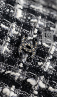 CHANEL 04PF Black Ivory Bow Ribbon Wool Tweed Jacket Skirt Suit 36 シャネル ブラック アイボリー リボン ウール ツイード ジャケット スカート スーツ 即発