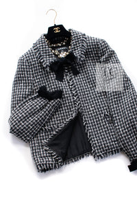 CHANEL 04PF Black Ivory Bow Ribbon Wool Tweed Jacket Skirt Suit 36 シャネル ブラック アイボリー リボン ウール ツイード ジャケット スカート スーツ 即発