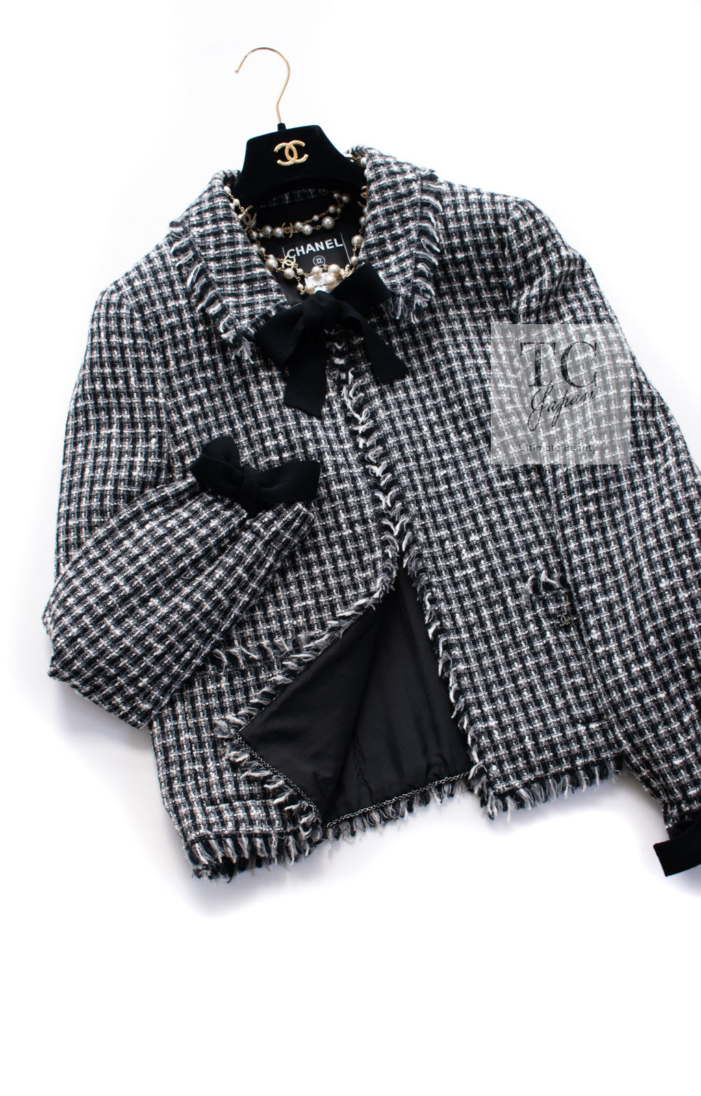 CHANEL 04PF Black Ivory Bow Ribbon Wool Tweed Jacket Skirt Suit 36 シャネル ブラック アイボリー リボン ウール ツイード ジャケット スカート スーツ 即発
