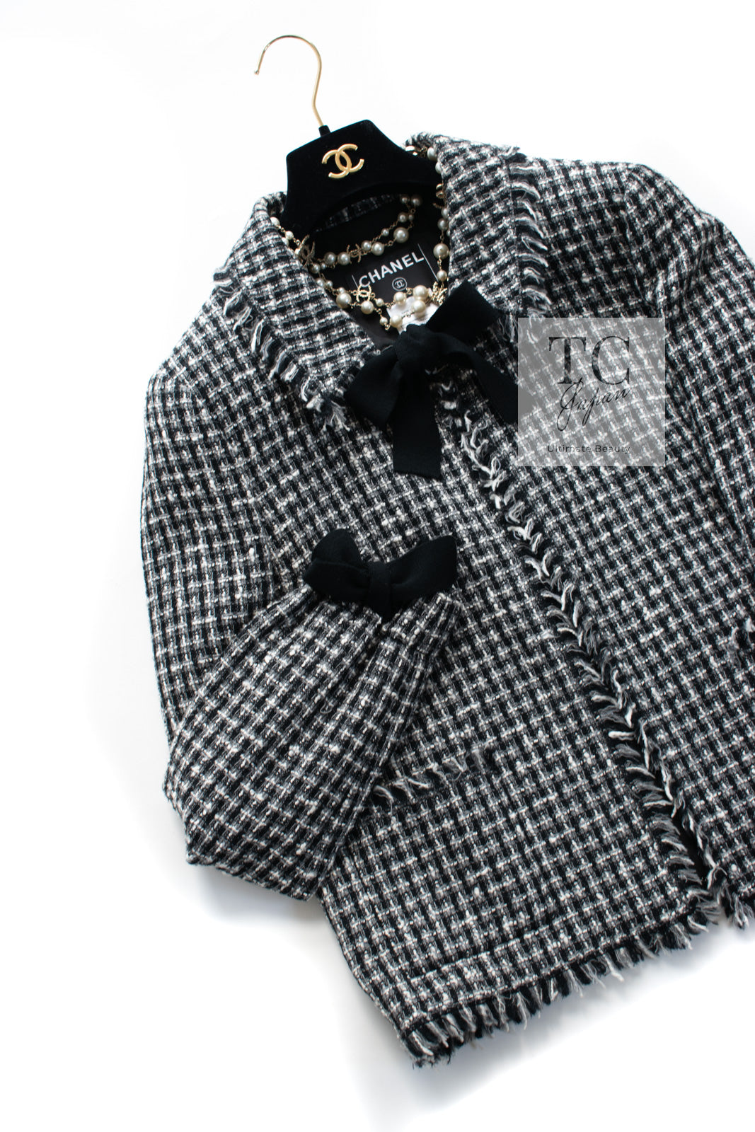 CHANEL 04PF Black Ivory Bow Ribbon Wool Tweed Jacket Skirt Suit 36 シャネル ブラック アイボリー リボン ウール ツイード ジャケット スカート スーツ 即発