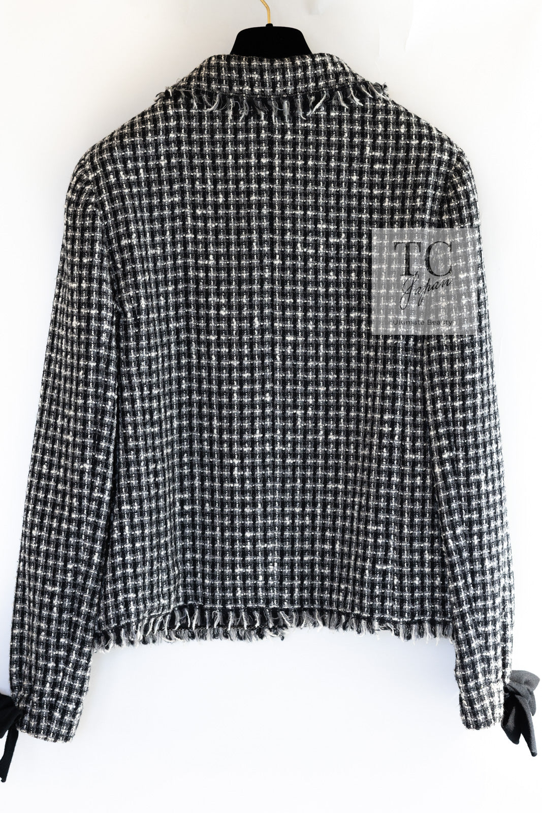 CHANEL 04PF Black Ivory Bow Ribbon Wool Tweed Jacket Skirt Suit 36 シャネル ブラック アイボリー リボン ウール ツイード ジャケット スカート スーツ 即発
