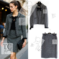 CHANEL 04PF Black Ivory Bow Ribbon Wool Tweed Jacket Skirt Suit 36 シャネル ブラック アイボリー リボン ウール ツイード ジャケット スカート スーツ 即発