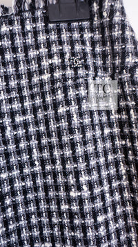 CHANEL 04PF Black Ivory Bow Ribbon Wool Tweed Jacket Skirt Suit 36 シャネル ブラック アイボリー リボン ウール ツイード ジャケット スカート スーツ 即発