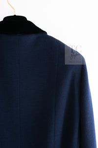 CHANEL 89A Vintage Dark Navy Black Gold Buttons Velvet Trim Jacket Skirt Suit 42 シャネル ヴィンテージ ダークネイビー ブラック ゴールドボタン ベルベット トリム ジャケット スカート スーツ 即発