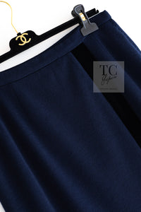 CHANEL 89A Vintage Dark Navy Black Gold Buttons Velvet Trim Jacket Skirt Suit 42 シャネル ヴィンテージ ダークネイビー ブラック ゴールドボタン ベルベット トリム ジャケット スカート スーツ 即発