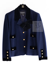 CHANEL 89A Vintage Dark Navy Black Gold Buttons Velvet Trim Jacket Skirt Suit 42 シャネル ヴィンテージ ダークネイビー ブラック ゴールドボタン ベルベット トリム ジャケット スカート スーツ 即発
