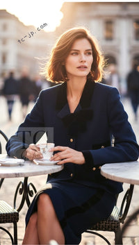 CHANEL 89A Vintage Dark Navy Black Gold Buttons Velvet Trim Jacket Skirt Suit 42 シャネル ヴィンテージ ダークネイビー ブラック ゴールドボタン ベルベット トリム ジャケット スカート スーツ 即発 - TC JAPAN