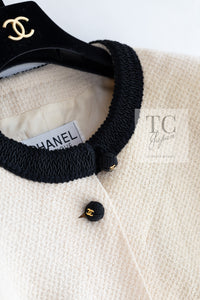 CHANEL 90S Vintage Ivory Black Braid Trim CC Ball Buttons Tweed Jacket 44 46 シャネル ヴィンテージ アイボリー ブラック ブレードトリム CCロゴ 手毬ボタン ツイード ジャケット 即発
