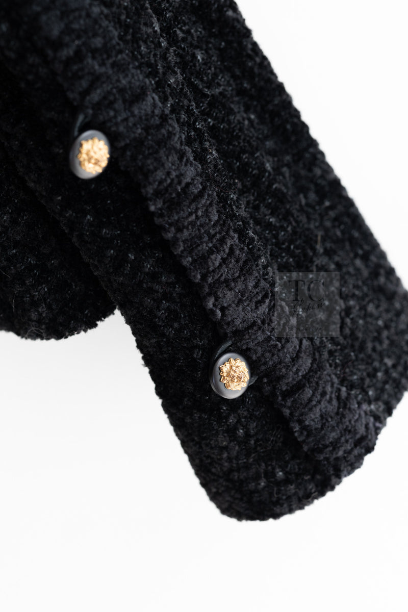 CHANEL Vintage Creations Little Black Jacket Lion Buttons Collarless 36 38 シャネル ヴィンテージ リトル ブラック ジャケット ライオン ボタン ベロア ベルベット ノーカラー 即発