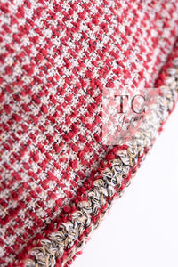 CHANEL 10C Red Metallic Gold Trim Tweed Jacket Skirt Suit 40 42 シャネル レッド メタリック ゴールド トリム フリンジ ツイード ジャケット スカート スーツ