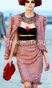 CHANEL 10C Red Metallic Gold Leaf Trim Fringe Wool Tweed Jacket 38 シャネル レッド メタリック ゴールド 木の葉 トリム フリンジ ウール ノーカラー ツイード ジャケット