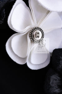 CHANEL 15B Black Camellia Cotton Wool Tops Sweatshirt 38 シャネル ブラック カメリア装飾 コットン ウール トレーナー  トップス 即発