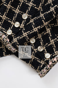 CHANEL 21S Black Beige Silk Cotton Tweed Jacket Silver Chain Trim No.5 Button 38 シャネル ブラック ベージュ シルク コットン ツイード ジャケット シルバー チェーン トリム No.5 ボタン 即発