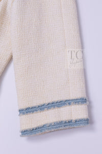 CHANEL 07S Creme Ivory Wash Blue Trim Jacket Coat 34 シャネル クリーム アイボリー ライトブルー トリミング ジャケット コート 即発