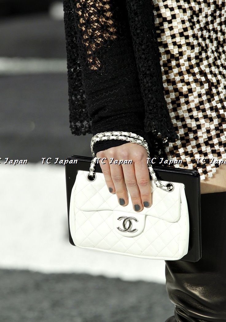 CHANEL 11S Cameron Diaz Black White Lace Cardigan Jacket Dress Set up 38 シャネル ブラック ホワイト レース カーディガン ジャケット ワンピース セットアップ 即発 - TC JAPAN