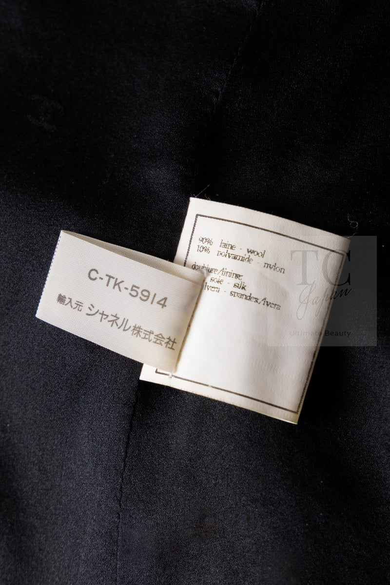 CHANEL 95A Vintage Black Wool CC Logo Buttons Double Tweed Jacket Skirt Suit 38 40 シャネル ヴィンテージ ブラック ウール CCロゴボタン ダブル ツイード ジャケット スカート スーツ