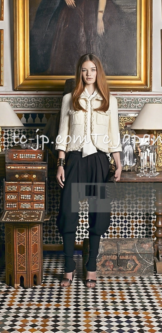 CHANEL 07A Creme Ivory Gold Chain Trim Wool Tweed Jacket 34 36 シャネル クリーム アイボリー ゴールド チェーン トリム ウール ツイード ジャケット 即発