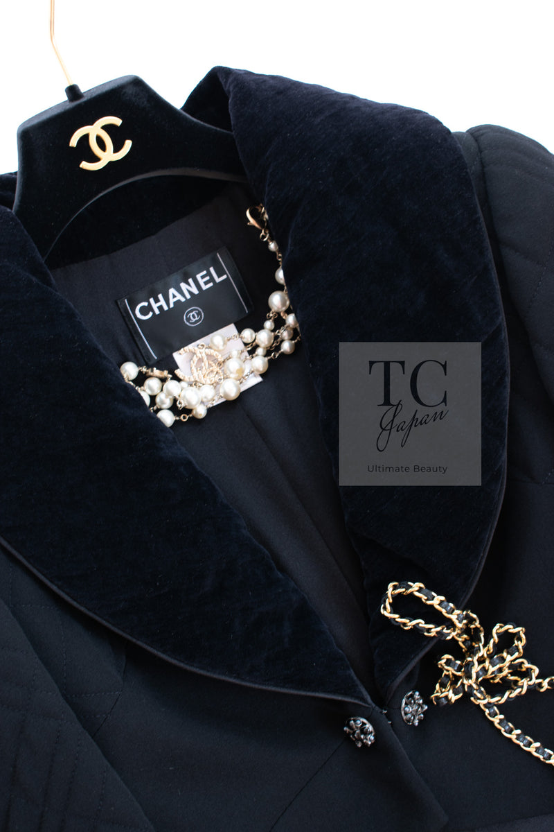 CHANEL 06PF Black Velvet Collar Matelasse Quilting Wool Coat Jacket 34 36 シャネル ブラック ベルベット 襟 マトラッセ キルティング ウール コート ジャケット 即発