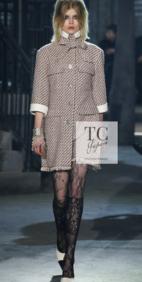 CHANEL 16PF Mauve Pink Black Ribbon Leather Cuffs Wool Tweed Coat 36 38 シャネル モーブピンク ブラック リボン レザー カフス ウール ツイード コート 即発