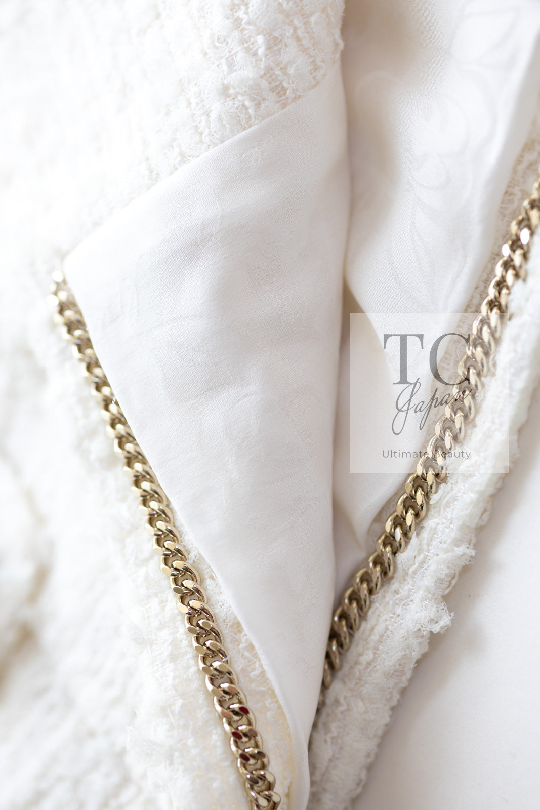 未使用★CHANEL★ホワイト★ツイード★ライオン★ダブルジャケット シャネル ジャケット CHANEL ホワイト アイボリー ライオン CC ボタン