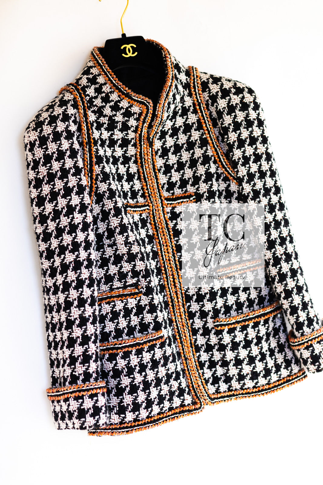 シャネル ジャケット CHANEL ブラック アイボリー 千鳥格子 ジッパー 17A Black Ivory Houndstooth Zipper  Jacket – TC JAPAN