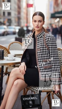 CHANEL 17A Black Ivory Houndstooth Zipper Jacket 36 38 シャネル ブラック アイボリー 千鳥格子 ジッパー ジャケット 即発 - TC JAPAN