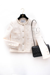 CHANEL 21PF White Ivory CC Logo Metiers D’art Jacket 34 36 シャネル ジャケット ホワイト アイボリー CC ロゴ メティエダール 即発