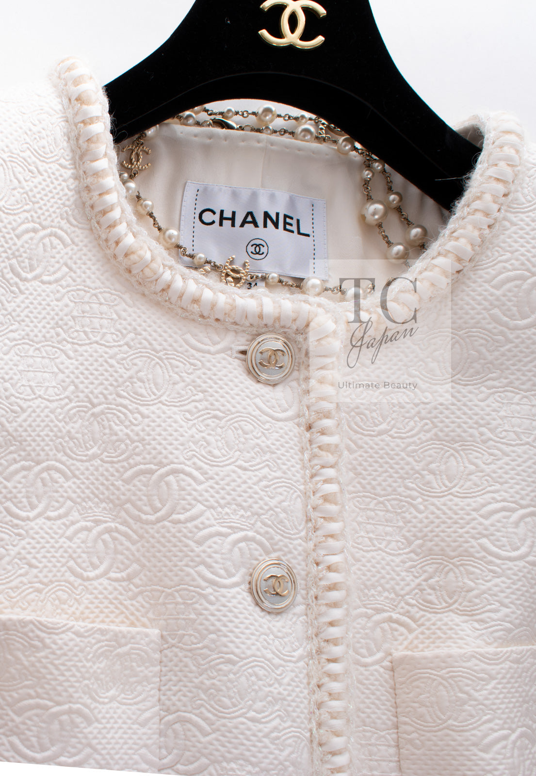 CHANEL 21PF White Ivory CC Logo Metiers D’art Jacket 34 36 シャネル ジャケット ホワイト  アイボリー CC ロゴ メティエダール 即発